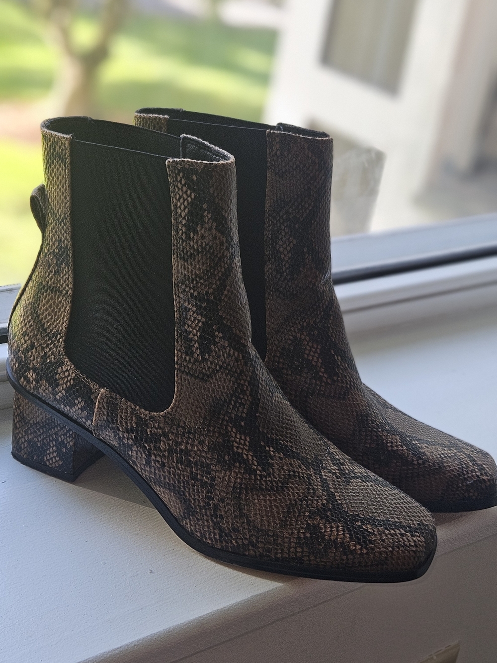 Women's Snake-Print Chelsea Boots - Brown